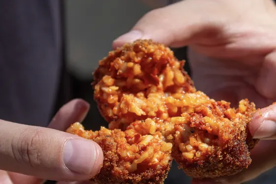 Un supplì aperto a metà