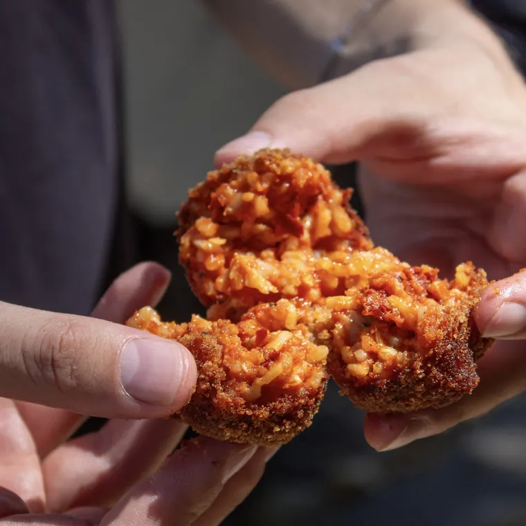 Un supplì aperto a metà